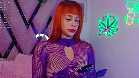 Snapshot of scarlettrusso1 chatting on October 17, 12:19 pm Scarlett online show from October 17, 12:19 pm