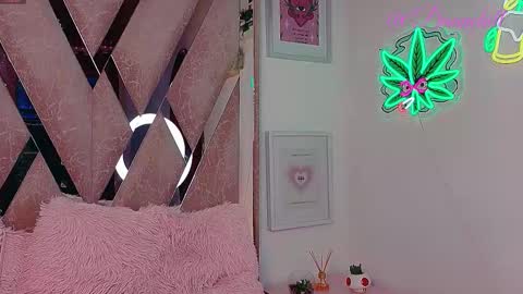 Snapshot of scarlettrusso1 chatting on October 19, 4:40 pm Scarlett online show from October 19, 4:40 pm