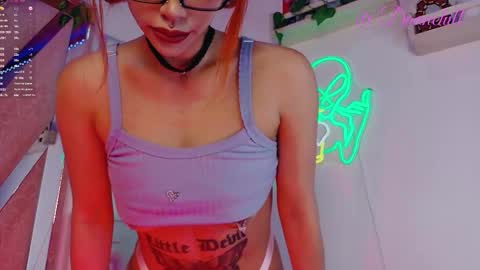 Snapshot of scarlettrusso1 chatting on October 25, 12:13 pm Scarlett online show from October 25, 12:13 pm