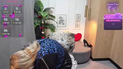 Snapshot of scarlettsoft chatting on February 23, 5:38 am Scarlett online show from February 23, 5:38 am