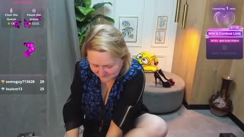 Scarlett online show from April 4, 5:38 am