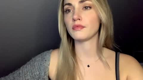 ScarlettxBlonde online show from April 22, 8:10 pm