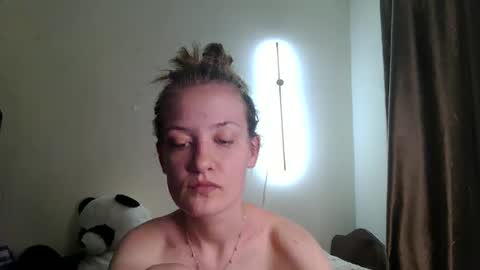 Snapshot of scented_elsa chatting on April 10, 2:11 pm Elsa online show from April 10, 2:11 pm