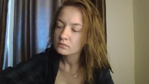 Snapshot of scented_elsa chatting on April 24, 6:49 am Elsa online show from April 24, 6:49 am