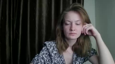 Snapshot of scented_elsa chatting on April 28, 4:23 pm Elsa online show from April 28, 4:23 pm
