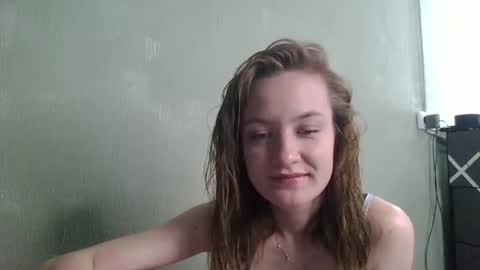 Snapshot of scented_elsa chatting on April 29, 12:09 pm Elsa online show from April 29, 12:09 pm