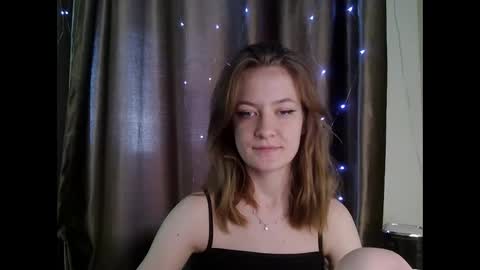 Snapshot of scented_elsa chatting on May 2, 11:26 am Elsa online show from May 2, 11:26 am