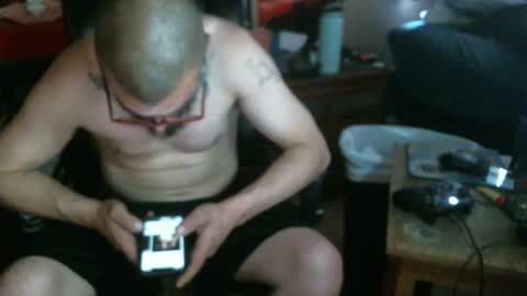 Snapshot of schemin10248 chatting on May 3, 9:43 pm schemin10248 online show from May 3, 9:43 pm