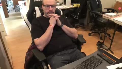 schief6218 online show from March 18, 1:03 pm