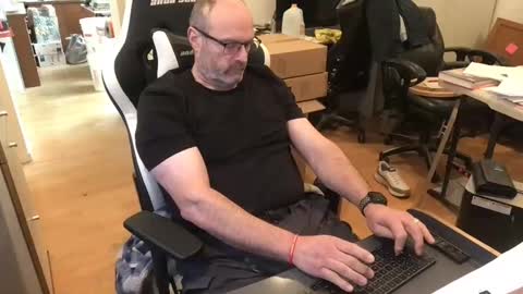 schief6218 online show from March 26, 3:06 pm