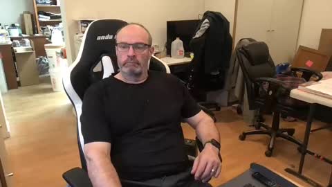 schief6218 online show from April 3, 4:49 pm