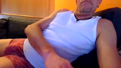 Snapshot of schmuhbaer1 chatting on November 3, 10:38 am schmuhbaer1 online show from November 3, 10:38 am