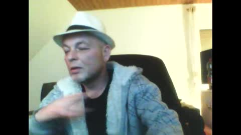 schnibschnab online show from March 27, 5:35 am