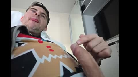 schosch01 online show from December 13, 1:44 pm