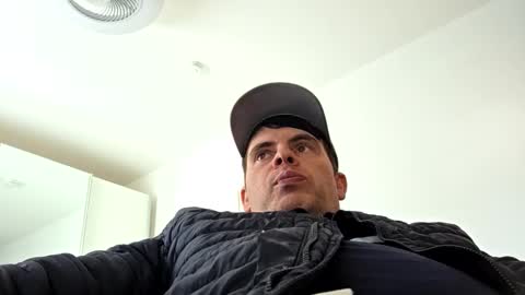 schosch01 online show from March 16, 12:20 pm