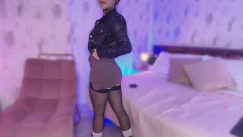 Scolw  online show from October 1, 8:04 pm