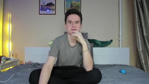 Thomas brunette and Alex blond online show from December 4, 1:09 pm