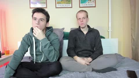 Thomas brunette and Alex blond online show from December 7, 1:51 pm