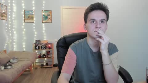 Thomas brunette and Alex blond online show from December 12, 8:53 pm