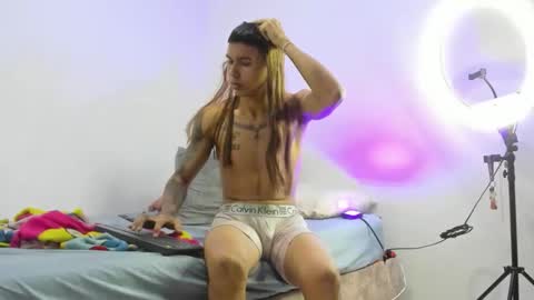 scook_gray online show from May 14, 9:43 pm