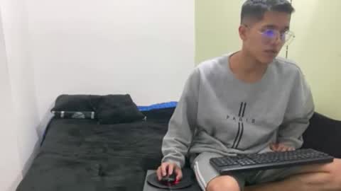 Snapshot of scorpiondark11 chatting on March 12, 9:37 am DarkScorpion online show from March 12, 9:37 am