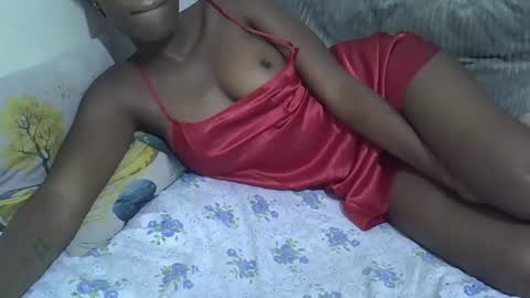 Snapshot of scorviaamanda254 chatting on December 14, 4:45 am Its Lilly online show from December 14, 4:45 am