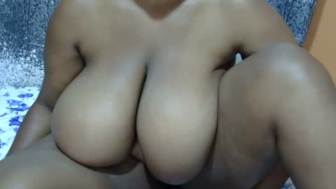 Snapshot of scorviaamanda254 chatting on February 19, 2:12 pm Its Lilly online show from February 19, 2:12 pm