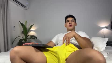 Snapshot of scott_flintt chatting on November 18, 4:00 pm Andrew Flintt online show from November 18, 4:00 pm