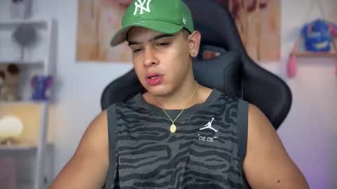 Snapshot of scott_flintt chatting on November 29, 12:24 am Andrew Flintt online show from November 29, 12:24 am