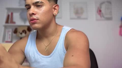 Snapshot of scott_flintt chatting on December 19, 12:50 am Andrew Flintt online show from December 19, 12:50 am