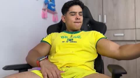 Snapshot of scott_flintt chatting on December 22, 1:46 am Andrew Flintt online show from December 22, 1:46 am