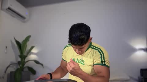 Snapshot of scott_flintt chatting on January 14, 11:38 am Andrew Flintt online show from January 14, 11:38 am