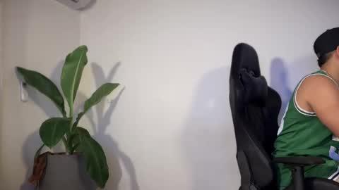 Snapshot of scott_flintt chatting on February 16, 11:06 am Andrew Flintt online show from February 16, 11:06 am