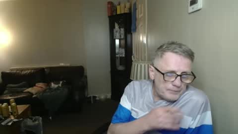 Snapshot of scottsman214 chatting on September 28, 8:36 pm James online show from September 28, 8:36 pm
