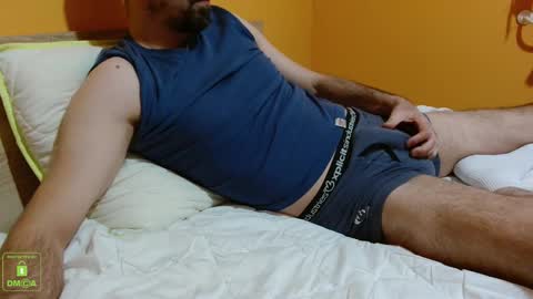 Snapshot of scotty_98 chatting on December 20, 10:39 pm scotty_98 online show from December 20, 10:39 pm