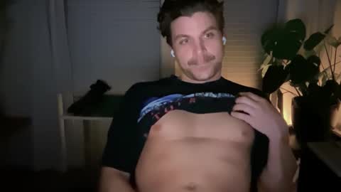 Snapshot of scottybeam chatting on January 2, 9:43 am Scotty online show from January 2, 9:43 am