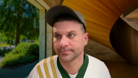 Snapshot of scottybeam chatting on December 1, 2:27 am Scotty online show from December 1, 2:27 am