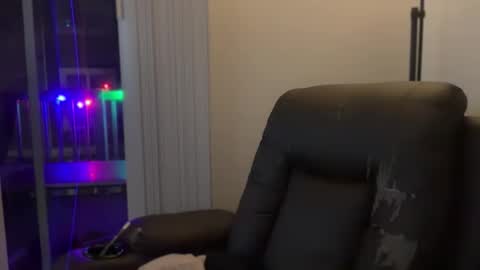 Snapshot of scottybeam chatting on December 16, 9:14 am Scotty online show from December 16, 9:14 am