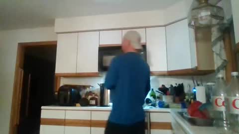 Snapshot of scottydoesntknow0 chatting on December 8, 2:28 am scottydoesntknow0 online show from December 8, 2:28 am