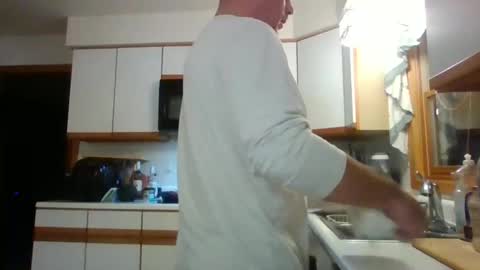 Snapshot of scottydoesntknow0 chatting on December 26, 12:25 am scottydoesntknow0 online show from December 26, 12:25 am