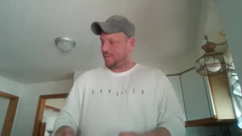 Snapshot of scottydoesntknow0 chatting on March 28, 6:18 pm scottydoesntknow0 online show from March 28, 6:18 pm