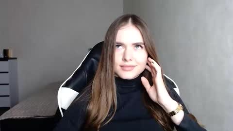 scratc_h online show from October 8, 7:00 pm