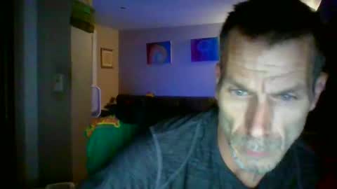 Snapshot of scroach11 chatting on September 21, 2:57 am GettOffMyLawn online show from September 21, 2:57 am