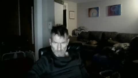 Snapshot of scroach11 chatting on February 21, 9:32 am GettOffMyLawn online show from February 21, 9:32 am