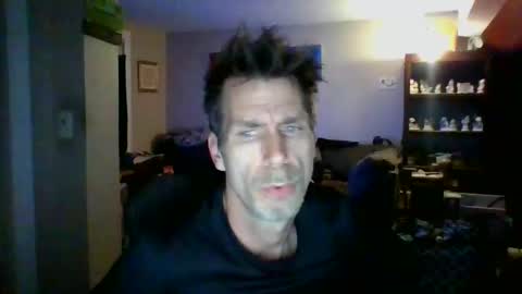 Snapshot of scroach11 chatting on April 20, 1:52 am GettOffMyLawn online show from April 20, 1:52 am
