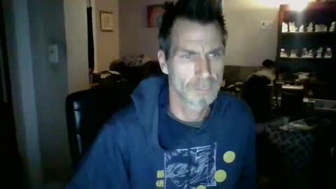 Snapshot of scroach11 chatting on April 25, 8:50 am GettOffMyLawn online show from April 25, 8:50 am