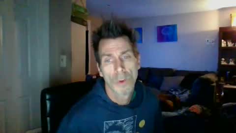 Snapshot of scroach11 chatting on May 3, 9:48 am GettOffMyLawn online show from May 3, 9:48 am