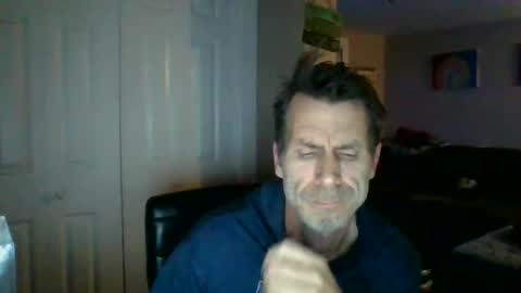 Snapshot of scroach11 chatting on May 7, 2:06 am GettOffMyLawn online show from May 7, 2:06 am