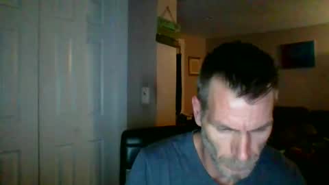 Snapshot of scroach11 chatting on May 17, 9:28 am GettOffMyLawn online show from May 17, 9:28 am