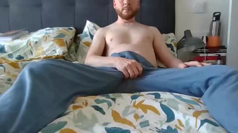 Snapshot of scruffy_london chatting on November 1, 9:55 am scruffy_london online show from November 1, 9:55 am